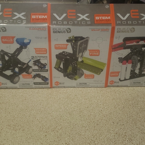 Hex Bug Robotics starter kit. - Picture 2 of 5